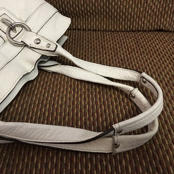 SOLD! COACH Ivory Penelope Large Satchel F14682 - Picture 3 of 8